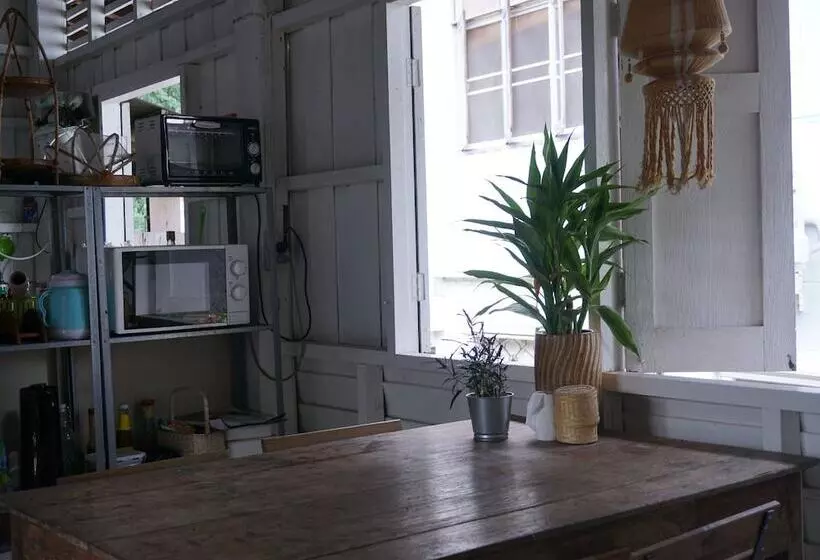 ペンション Kaampuju Cafe And Rooms