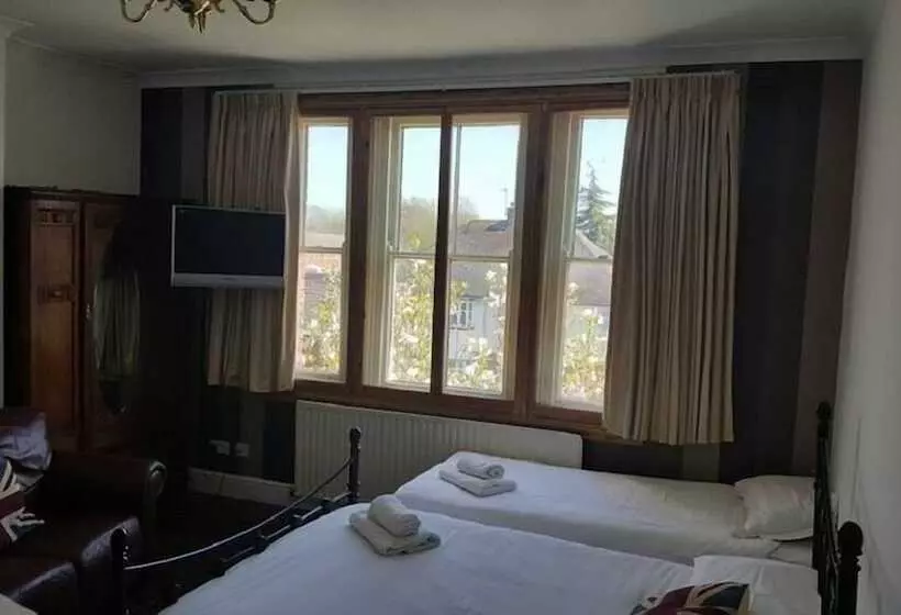 پانسیون Syston Guest House