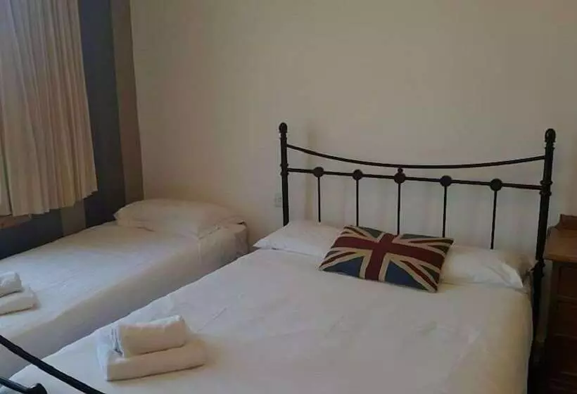 پانسیون Syston Guest House