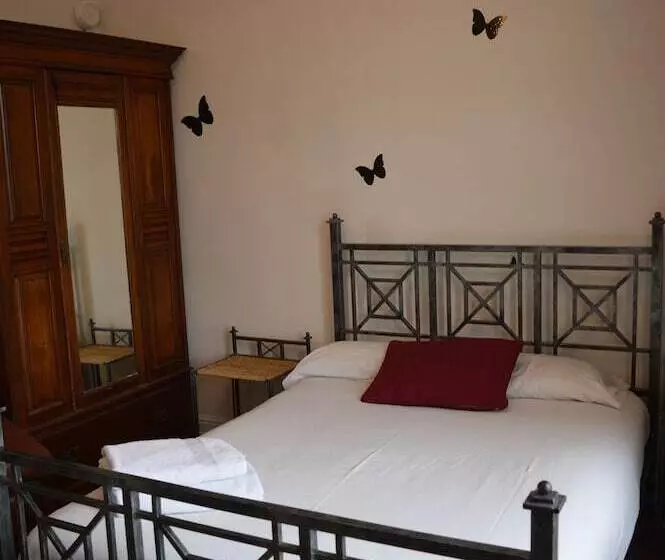 پانسیون Syston Guest House