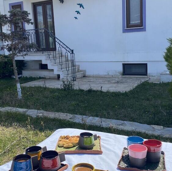 تختخواب و صبحانه Adacayi Otel