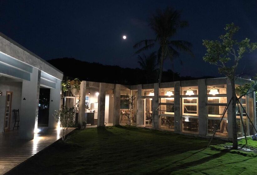 تختخواب و صبحانه Mooning The Hill