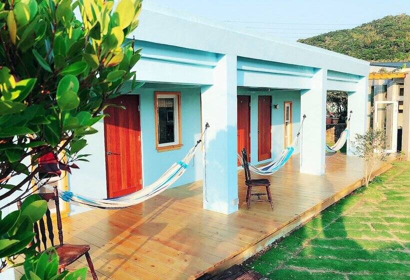 تختخواب و صبحانه Mooning The Hill