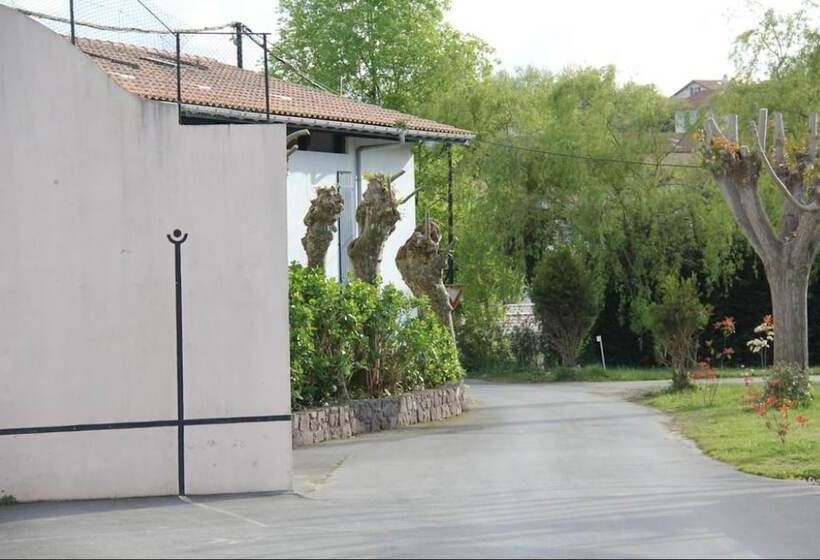 فندق Camping Harrobia