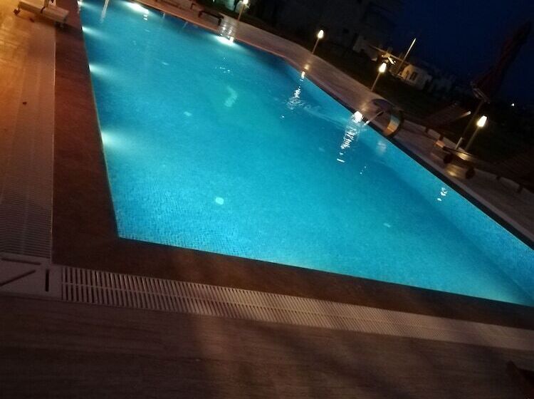 هتل Mordoğan Zeytinli Konak Butik