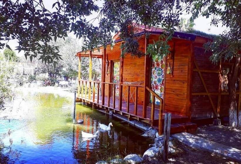 בית מלון כפרי Otantik Tas Ev