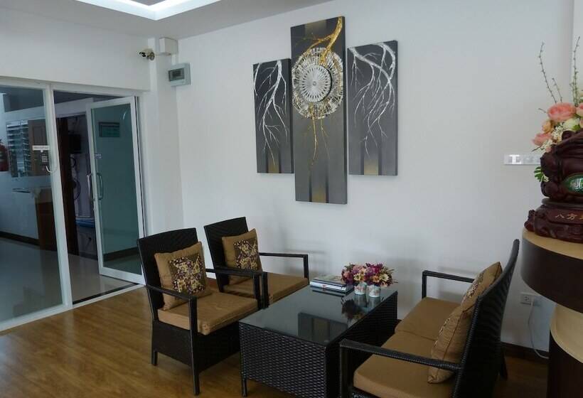 هتل Tamarind Place