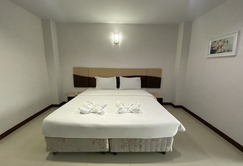 هتل Tamarind Place