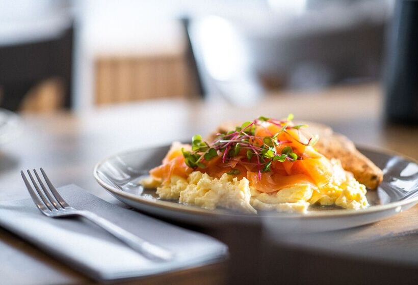 בית מלון כפרי The Kingswood