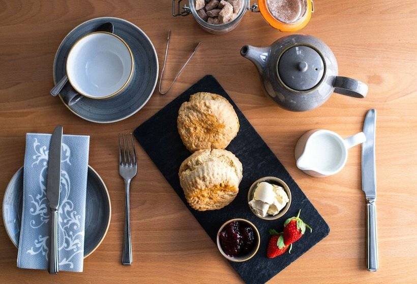 בית מלון כפרי The Kingswood