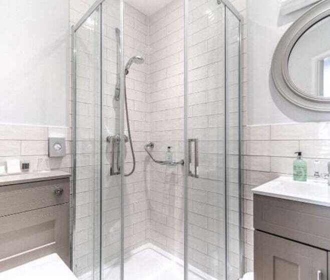 בית מלון כפרי The Kingswood