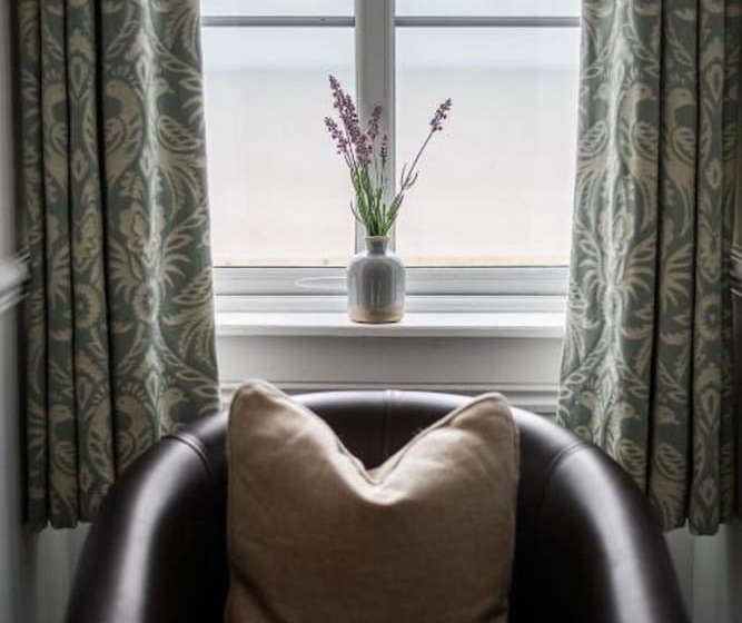 בית מלון כפרי The Kingswood