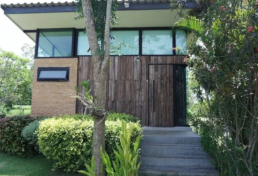 هتل The Lampang Villa