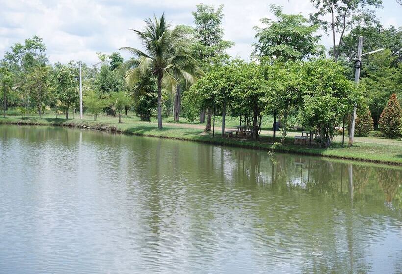 בית מלון כפרי The Lampang Villa