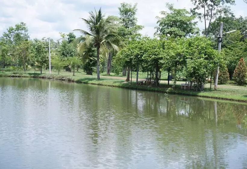 هتل The Lampang Villa