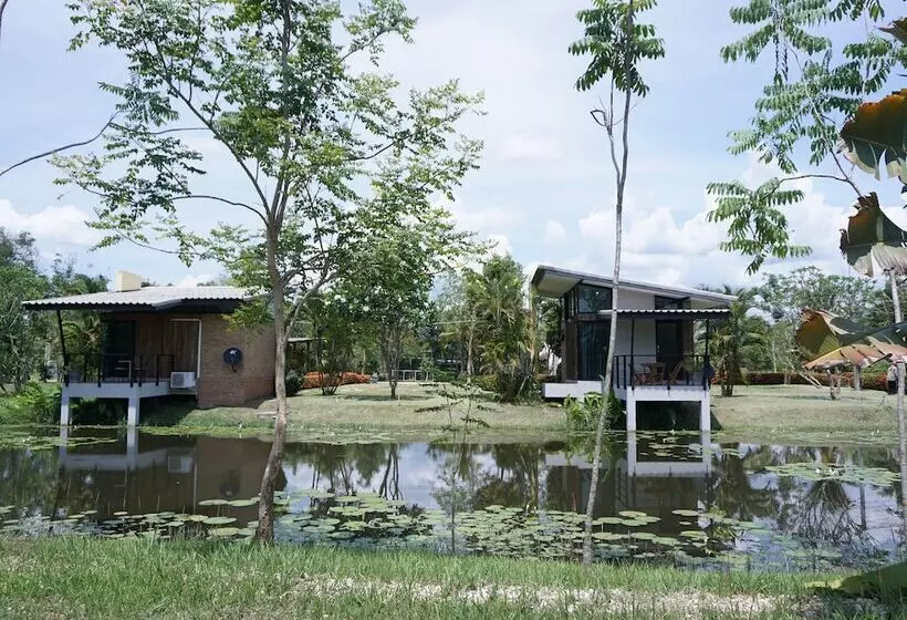 هتل The Lampang Villa