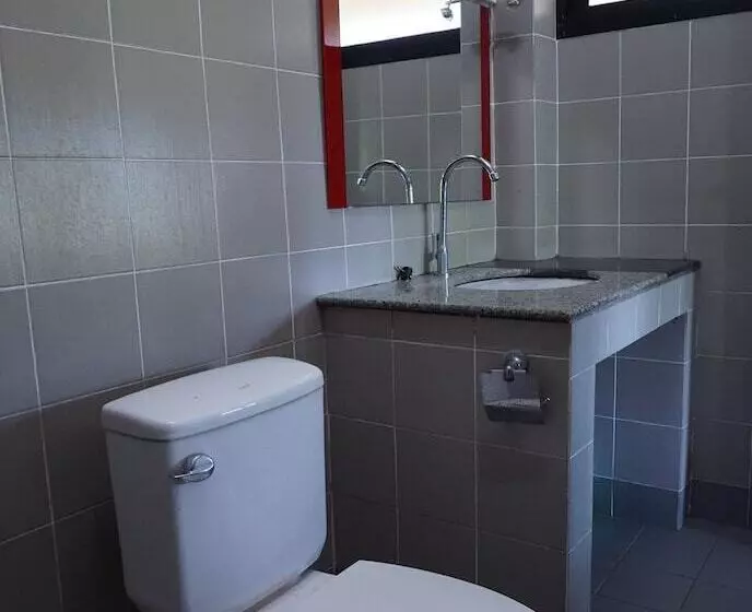 هتل The Lampang Villa