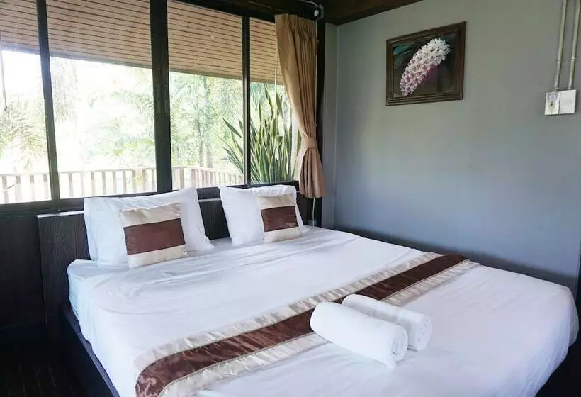 هتل The Lampang Villa