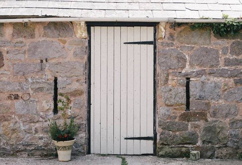 Пансион Broncoed Uchaf Country Guest House