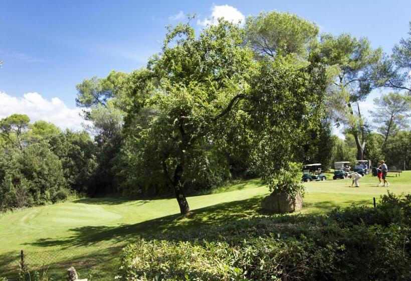 بنسيون Domaine Les Cigales