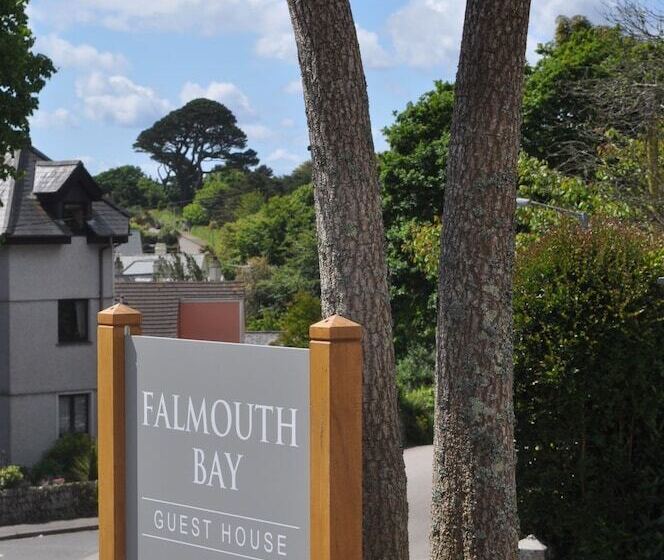 펜션 Falmouth Bay