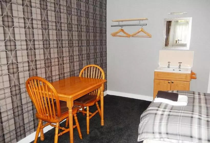 Majatalo Gales Guesthouse