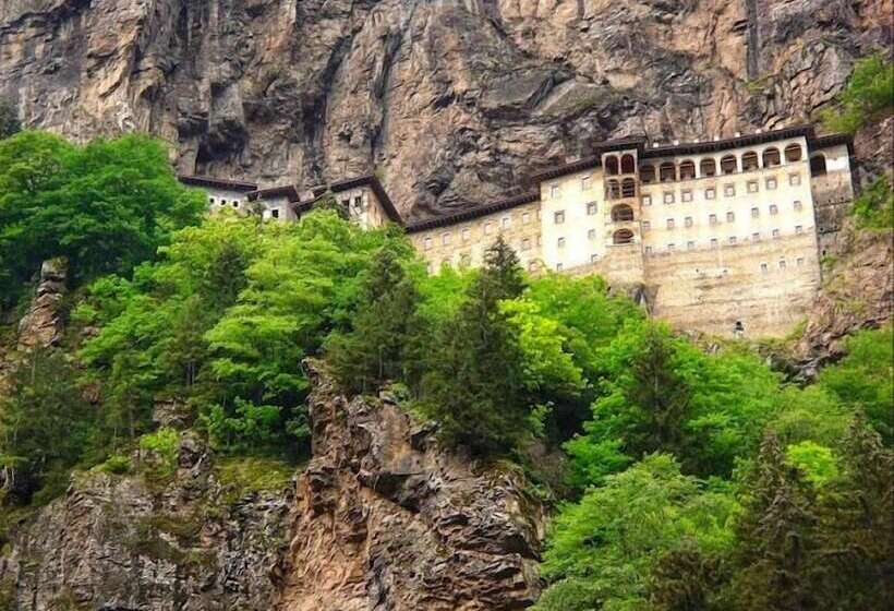 بنسيون Pinar Kir Evi