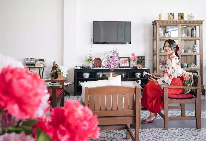 پانسیون Sleeper House