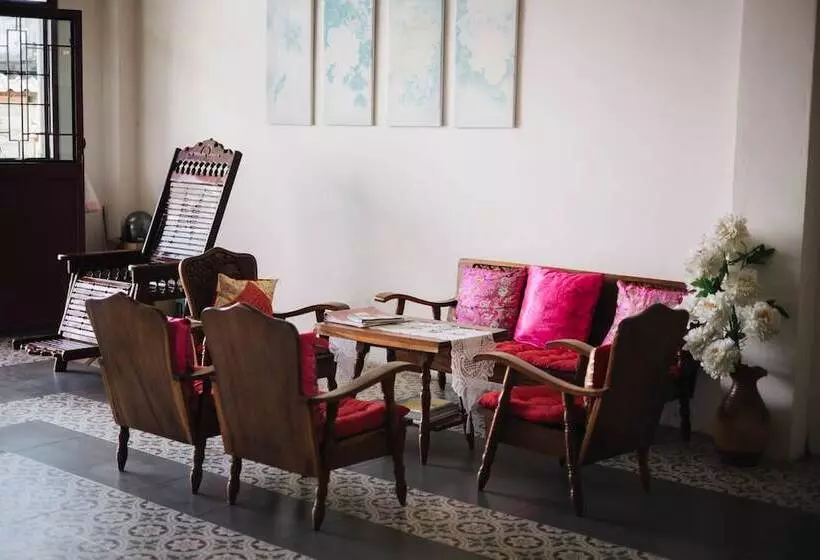 پانسیون Sleeper House