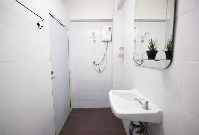 پانسیون Sleeper House