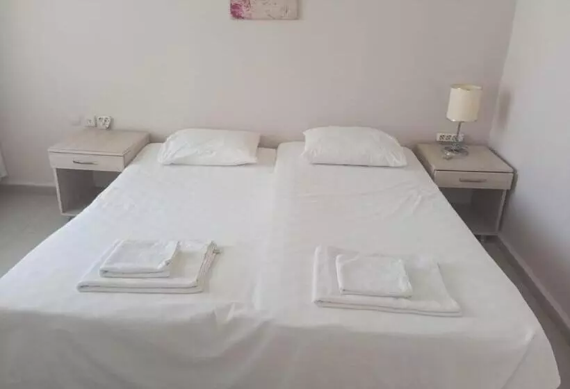 Lomakeskus Kalanora Otel