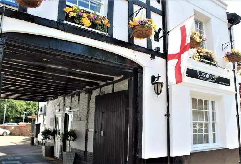 Rioshouse George Inn