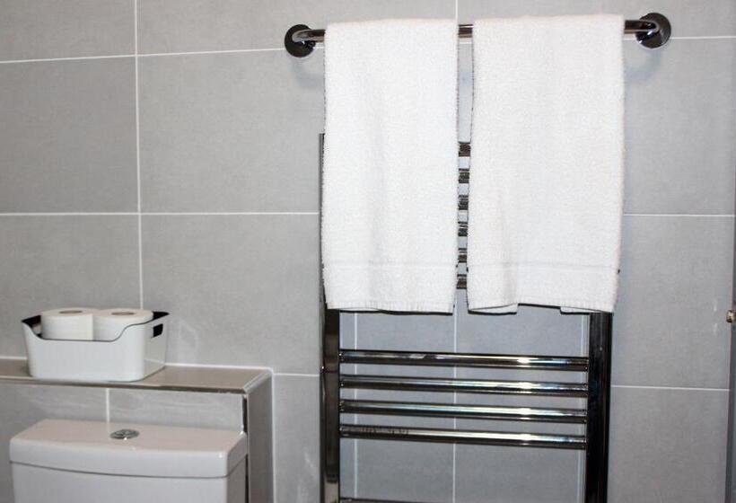 Rioshouse George Inn