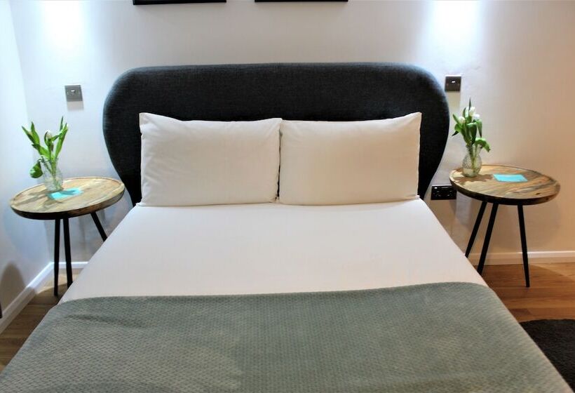 Rioshouse George Inn