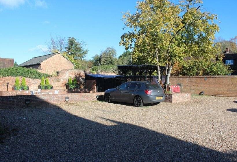 Rioshouse George Inn