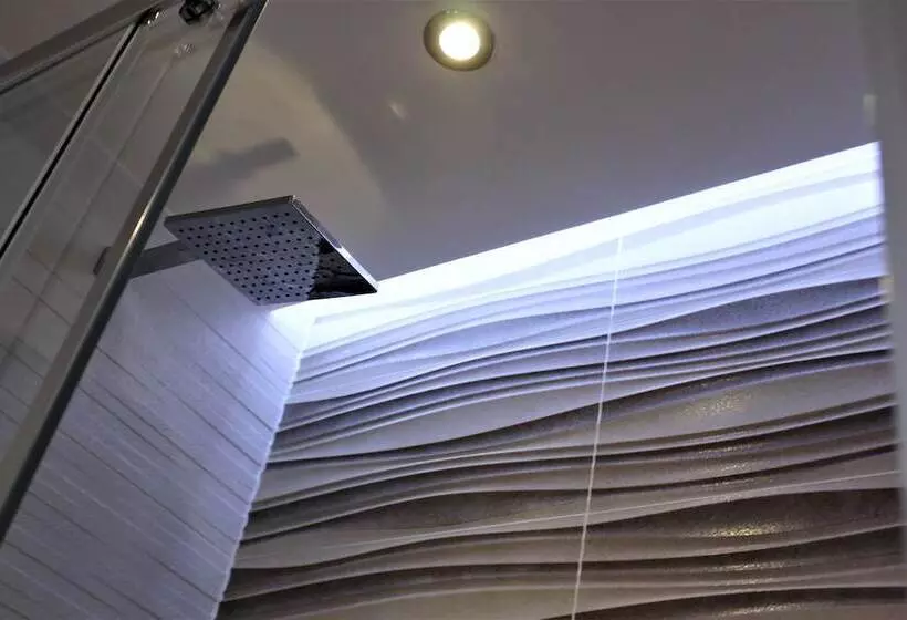 Rioshouse George Inn