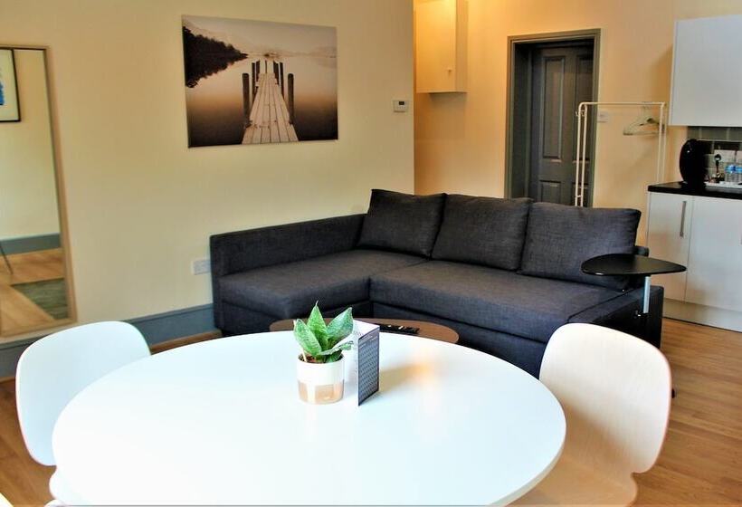 Rioshouse George Inn