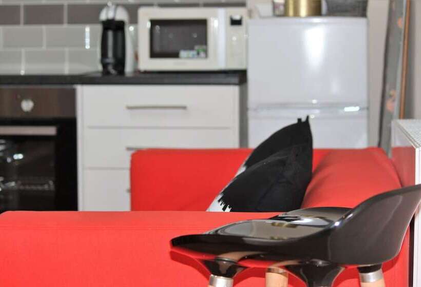 Rioshouse George Inn