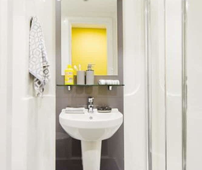 فندق صغير Catherine House  Campus Accommodation