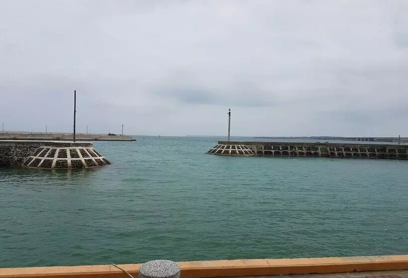 تختخواب و صبحانه Ou Hai You Travel