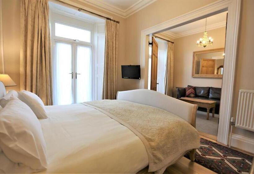 Отель Ascot House