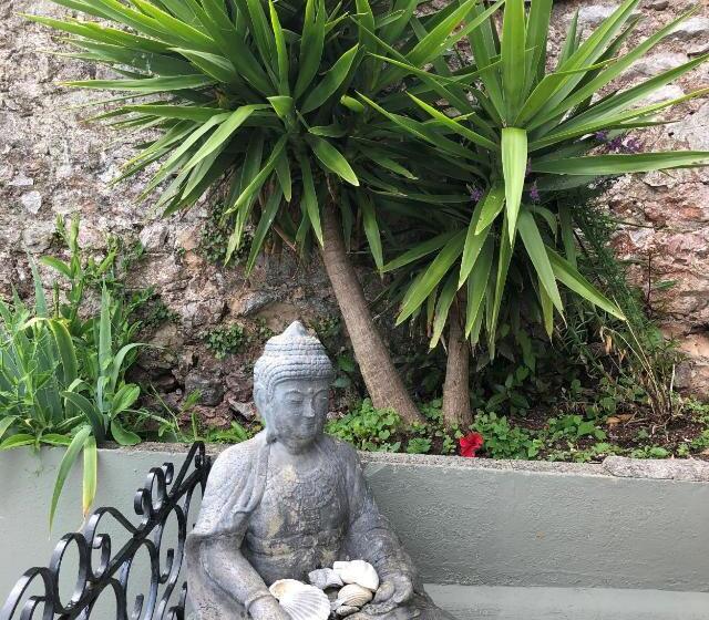 Отель Ascot House