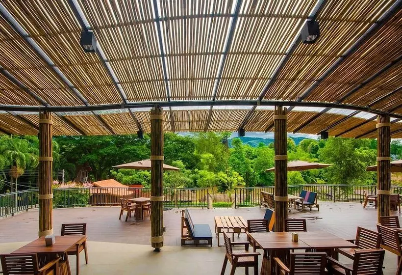 Hotelli Binlha Raft Resort