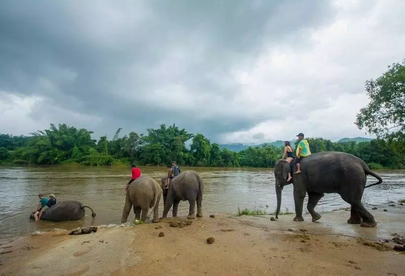 Hotelli Binlha Raft Resort