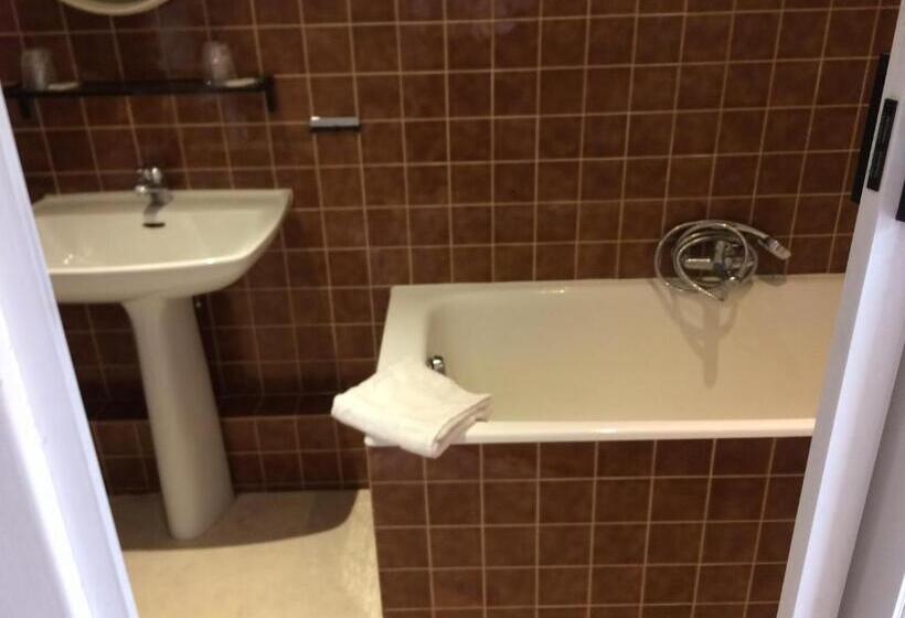 Отель Hôtel De La Poste