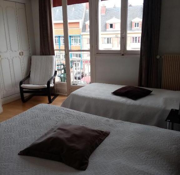 Отель Hôtel De La Poste