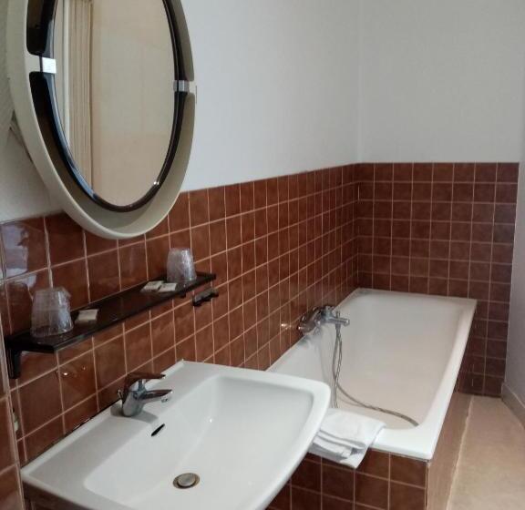 Отель Hôtel De La Poste