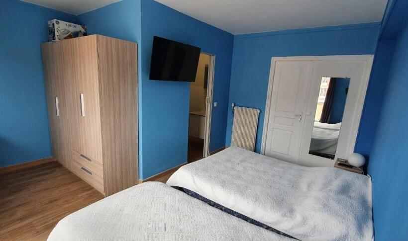 Отель Hôtel De La Poste