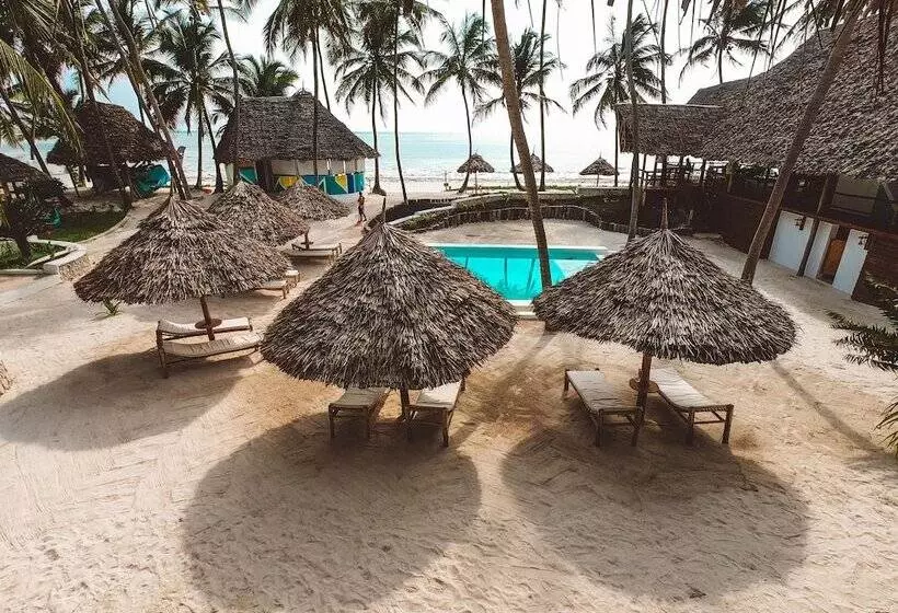 Hotelli Tsunami Village