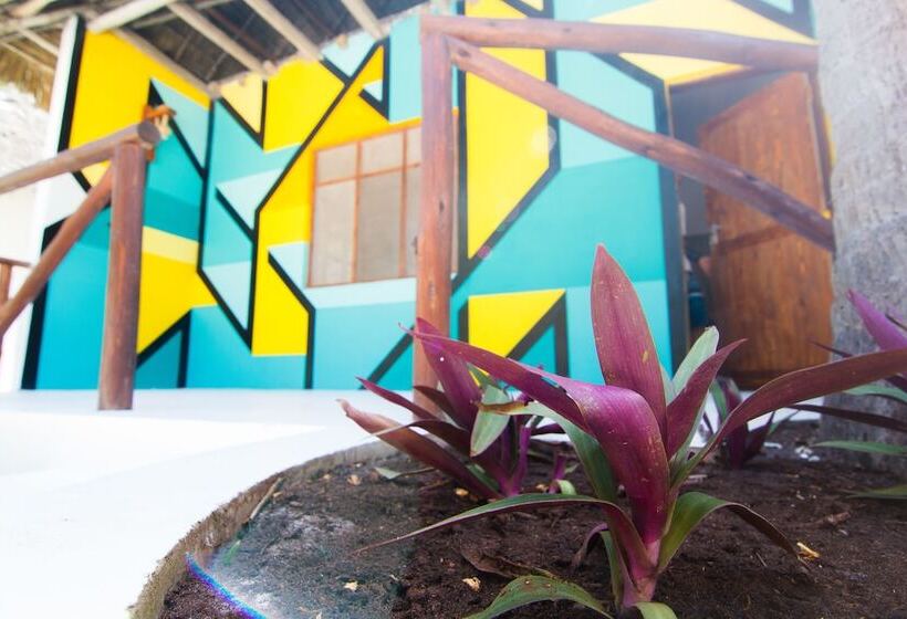 בית מלון כפרי Tsunami Village